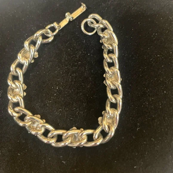 Vintage Shamrock Bracelet - Picture 2 of 2